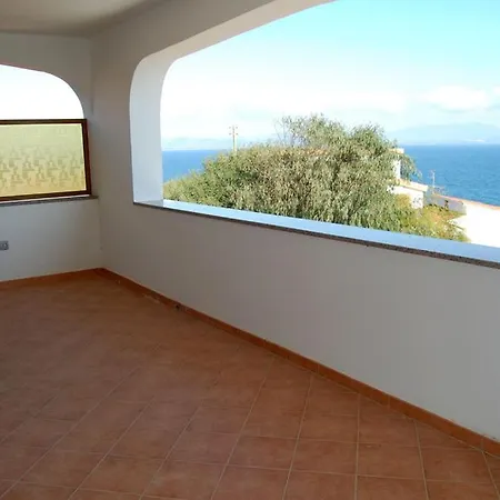 Nuovissimo Con Veranda Vista Mare A C63 Maladroxia